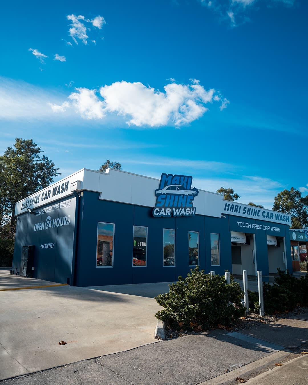 Maxishine Benalla touch-free car wash building